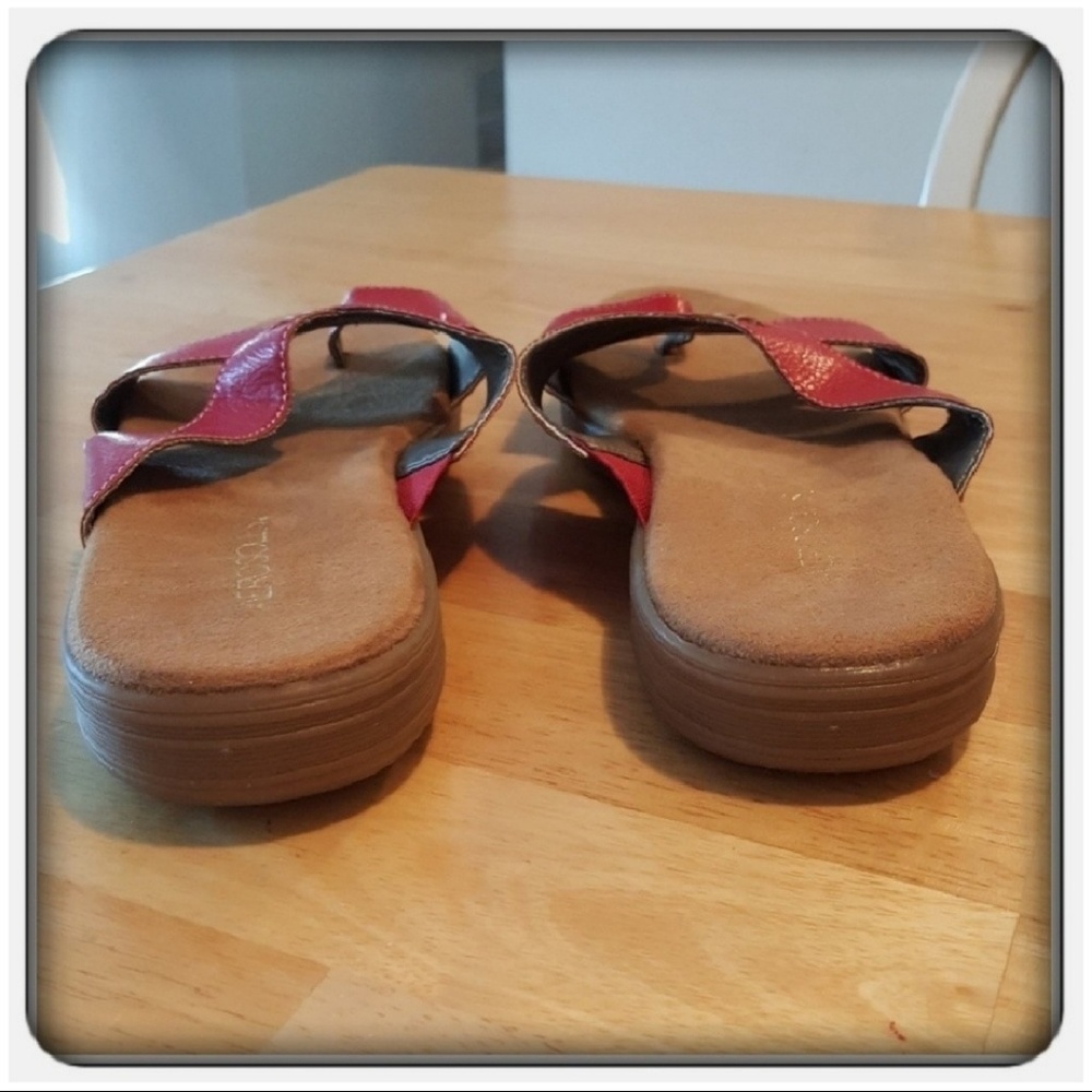 NWOB Woman's Red Genuine Leather Aerosole Sandals - Picture 6 of 7